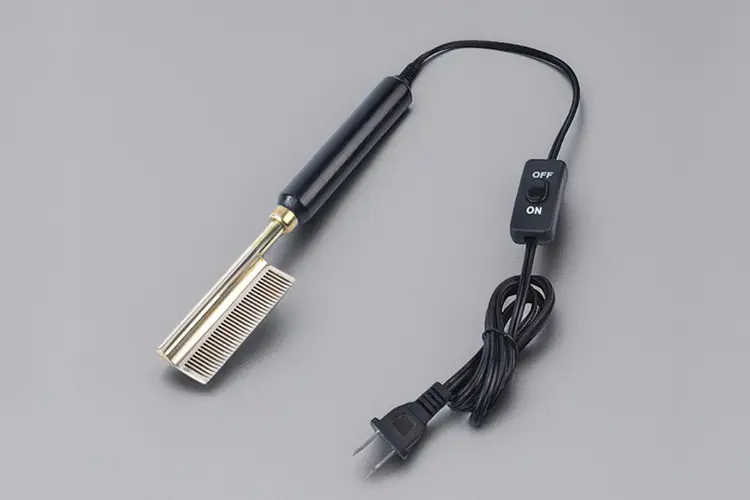 Kang luwih apik straightening sisir utawa flat iron?